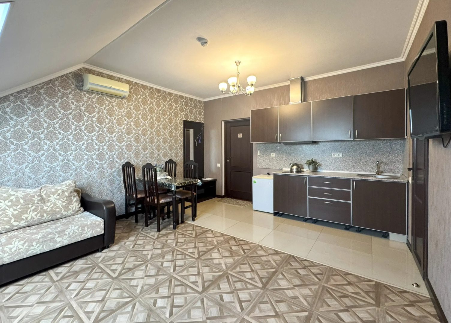 Отель Парадейсон