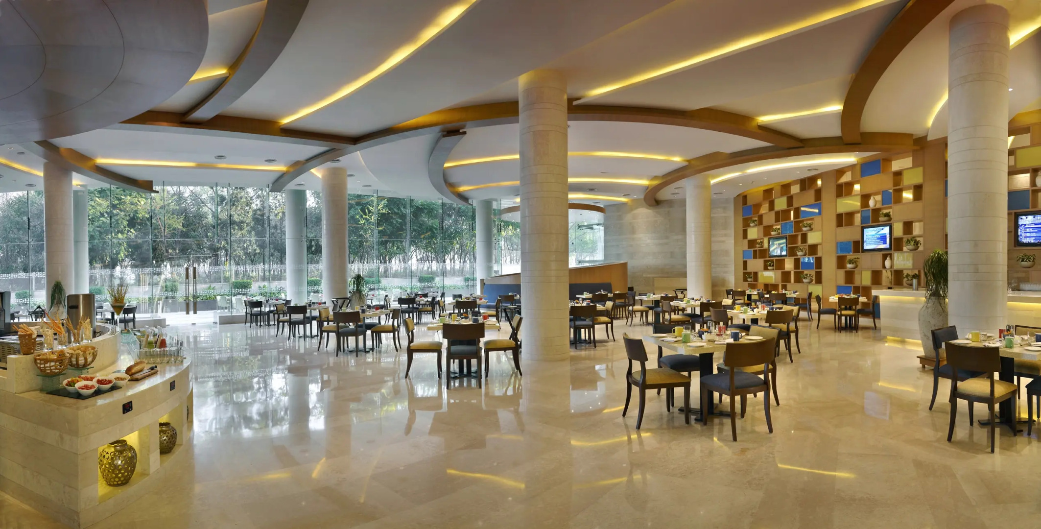 Отель The Lalit Chandigarh