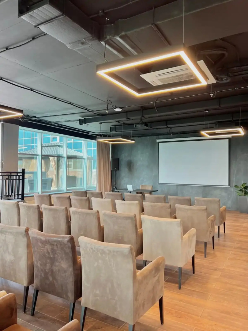 Отель Астро Плаза