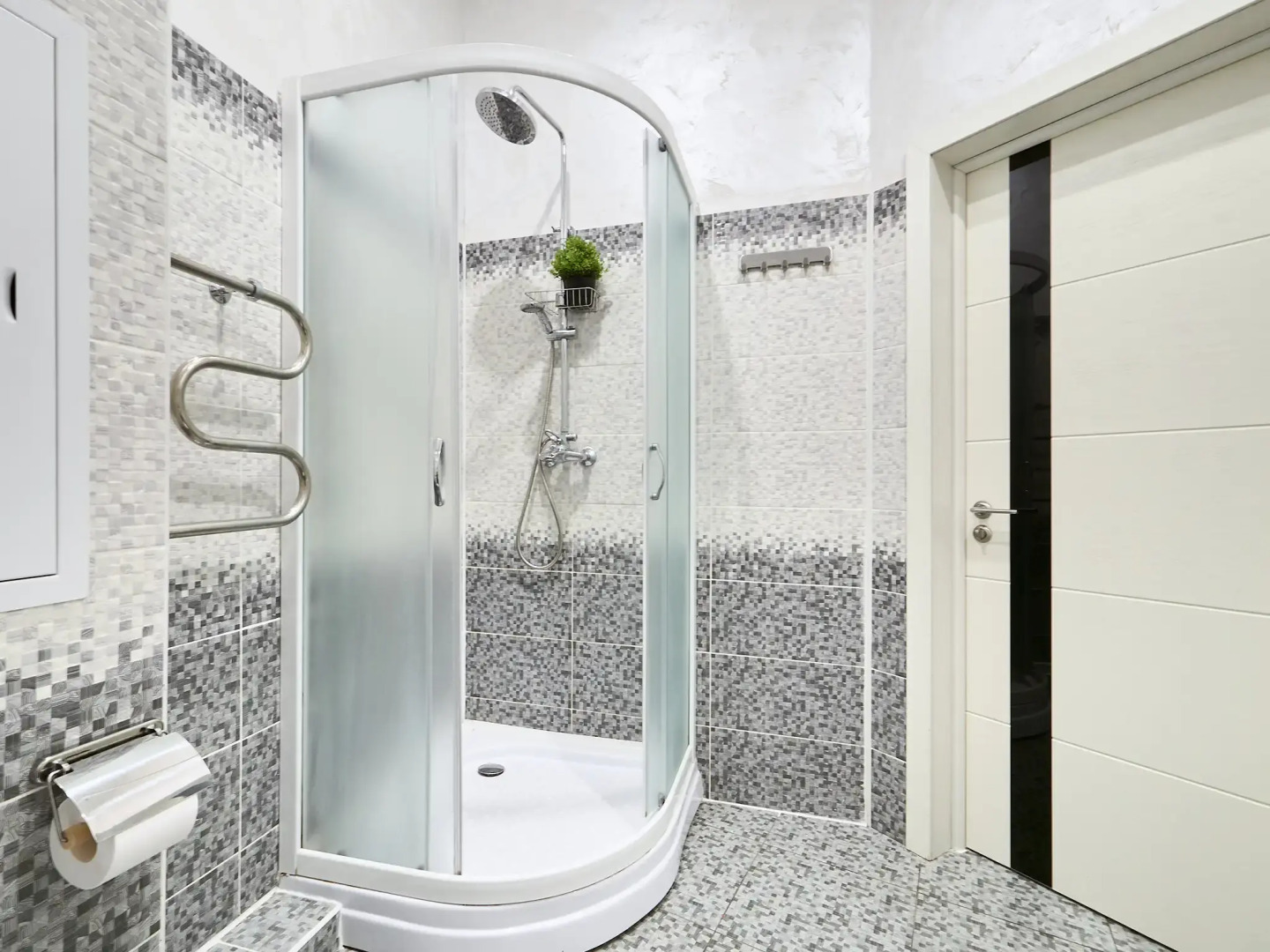 Апартаменты Орхидея от Ирины Савельевой + В самом центре города сразу у Курортного бульвара + С видом на горы + Весь город у ваших ног!