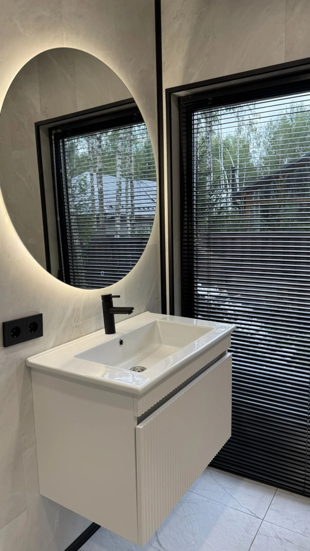 Частный дом в окружении леса с сауной