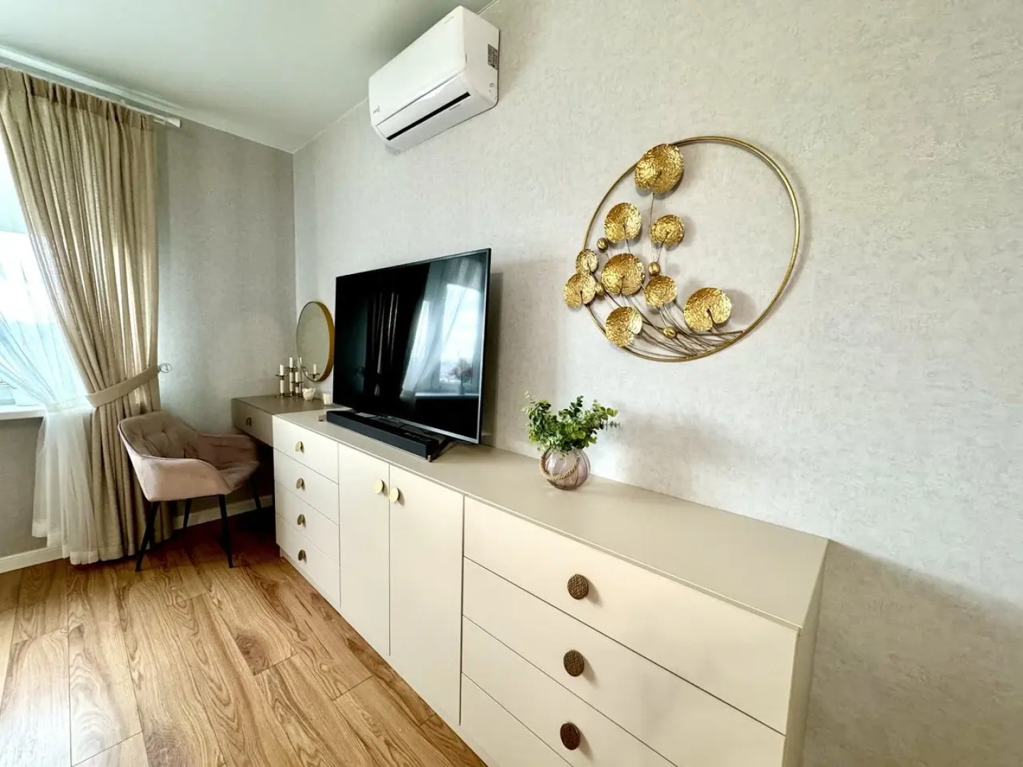 Квартира Букинг39 двухкомнатная с видом на реку