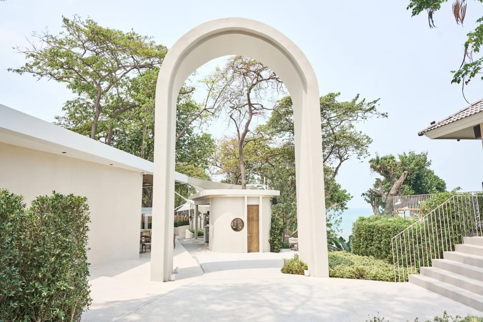 Отель Cross Pattaya Pratamnak