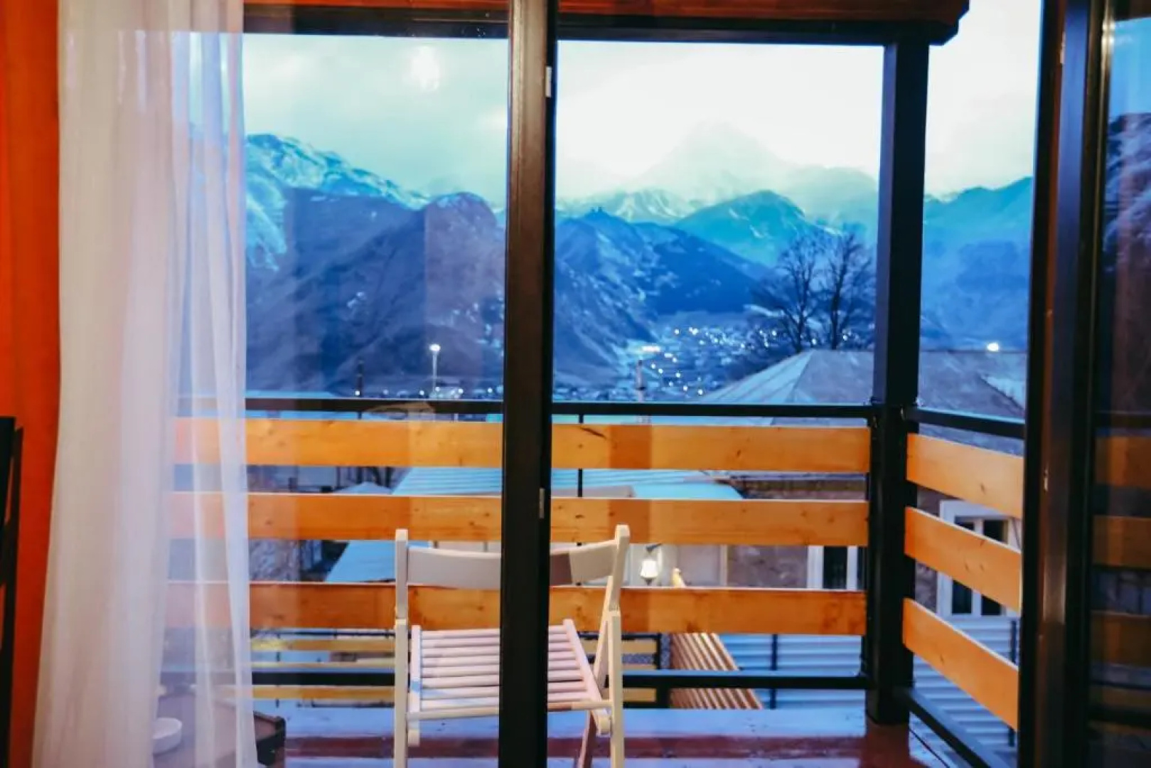 Wooden Hotel Kazbegi