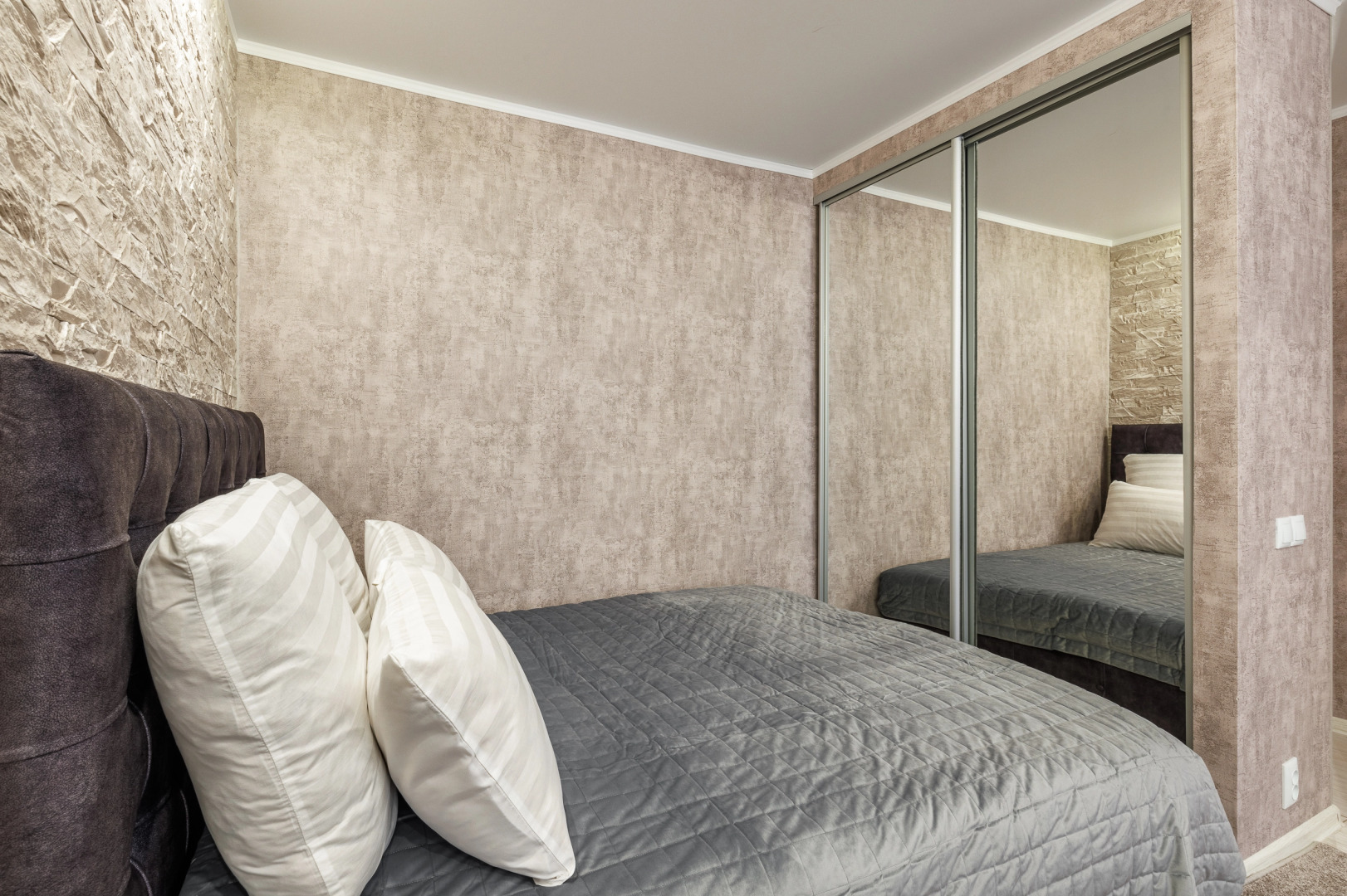 Квартира На Сойфера 19