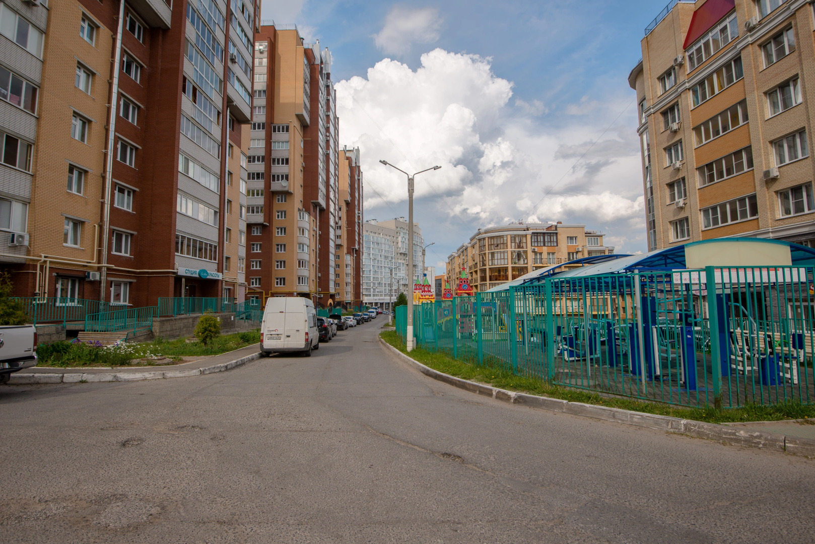 Квартира 1-к яркая у залива на Маркова 8/2 от RentAp, 4 сп.места