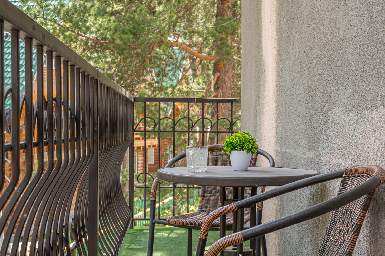 Апартаменты Стандартные с Балконом и Красивым Видом в Сосновом Лесу от Квартирукинг