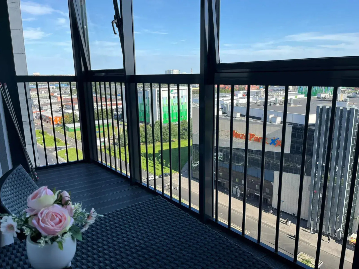 Апартаменты с Лучшим Видом и Лоджией Метро Бухарестская