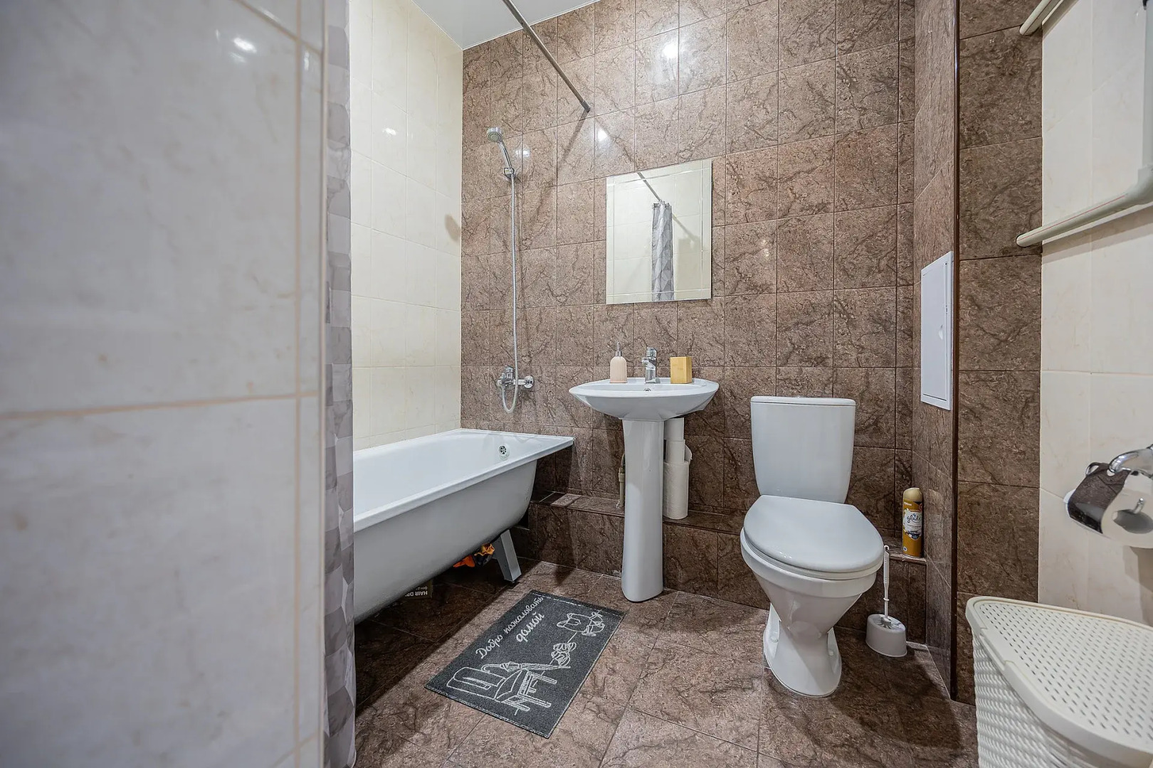 Квартира Студия с Огромной Парковочной зоной в 10 Мин.езды от Центра