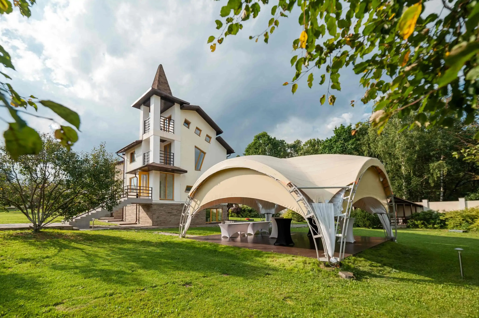 Частный дом Шато Снегири