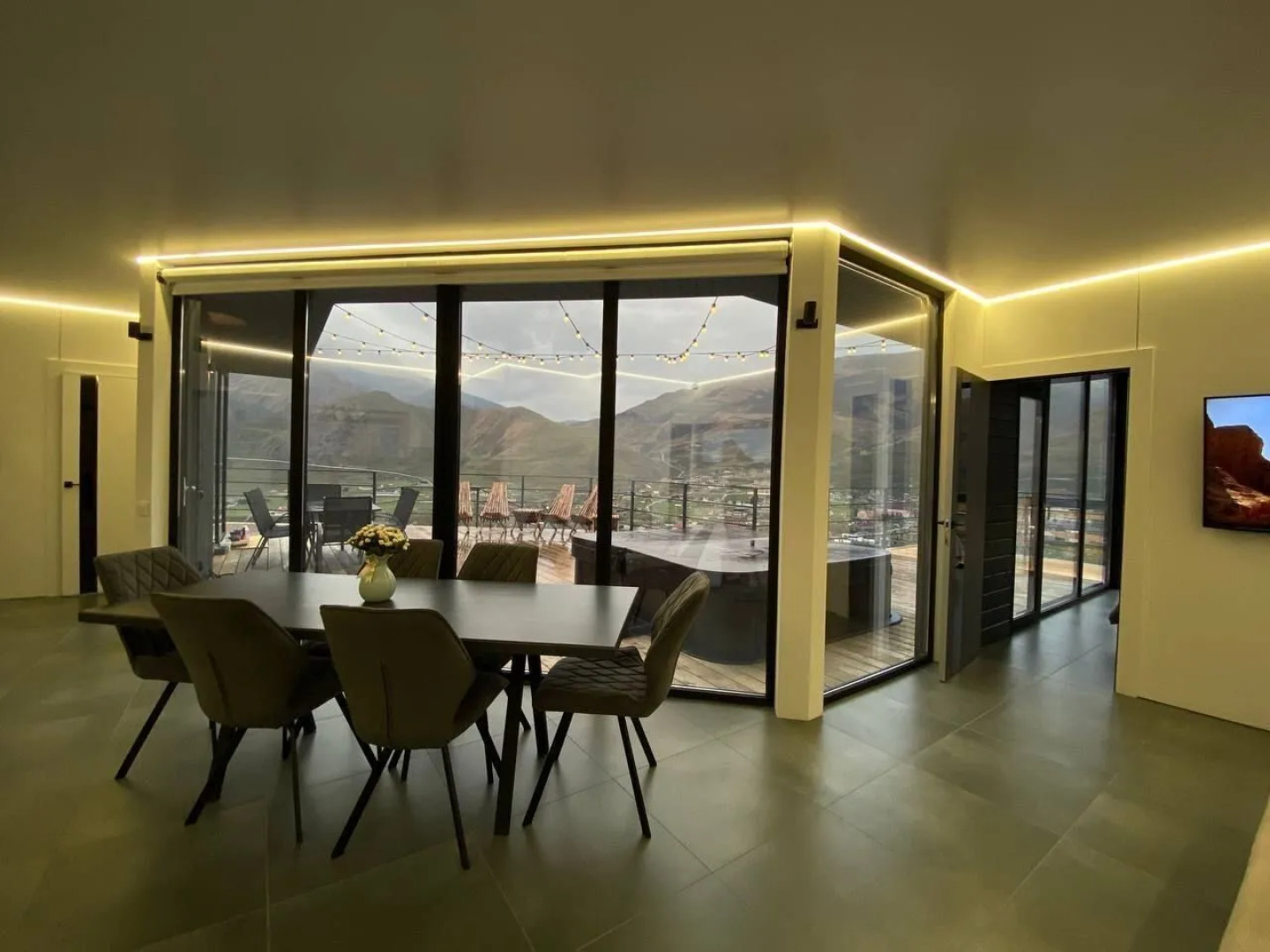 Частный дом с прекрасным видом на горы