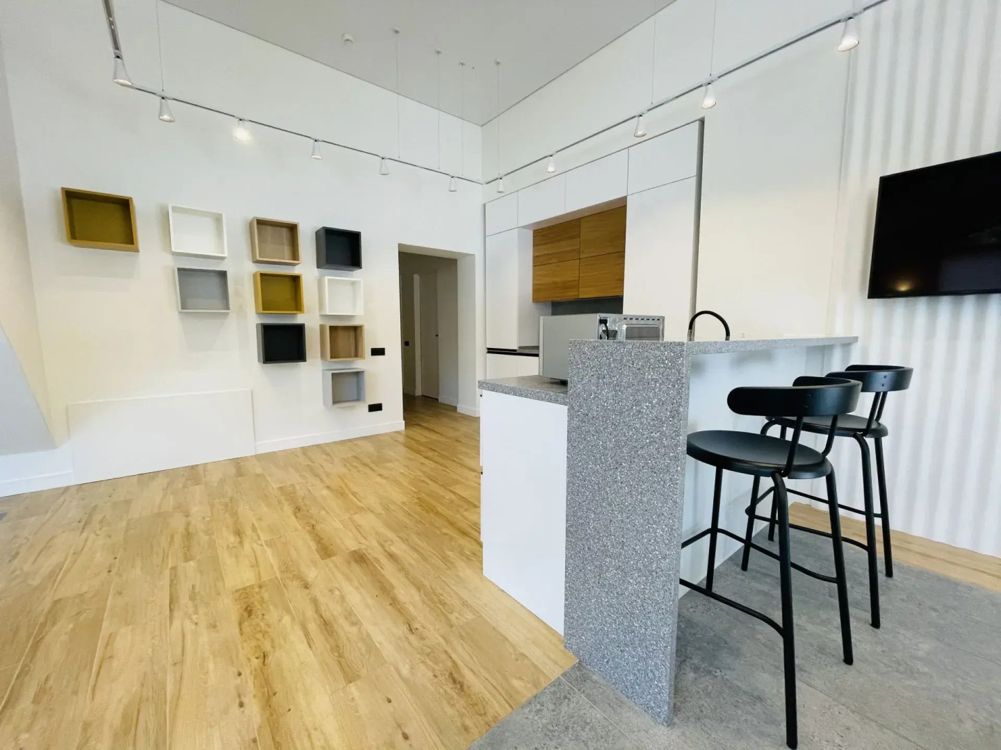 Апартаменты Apartburo Делюкс  в бельэтаже у моря