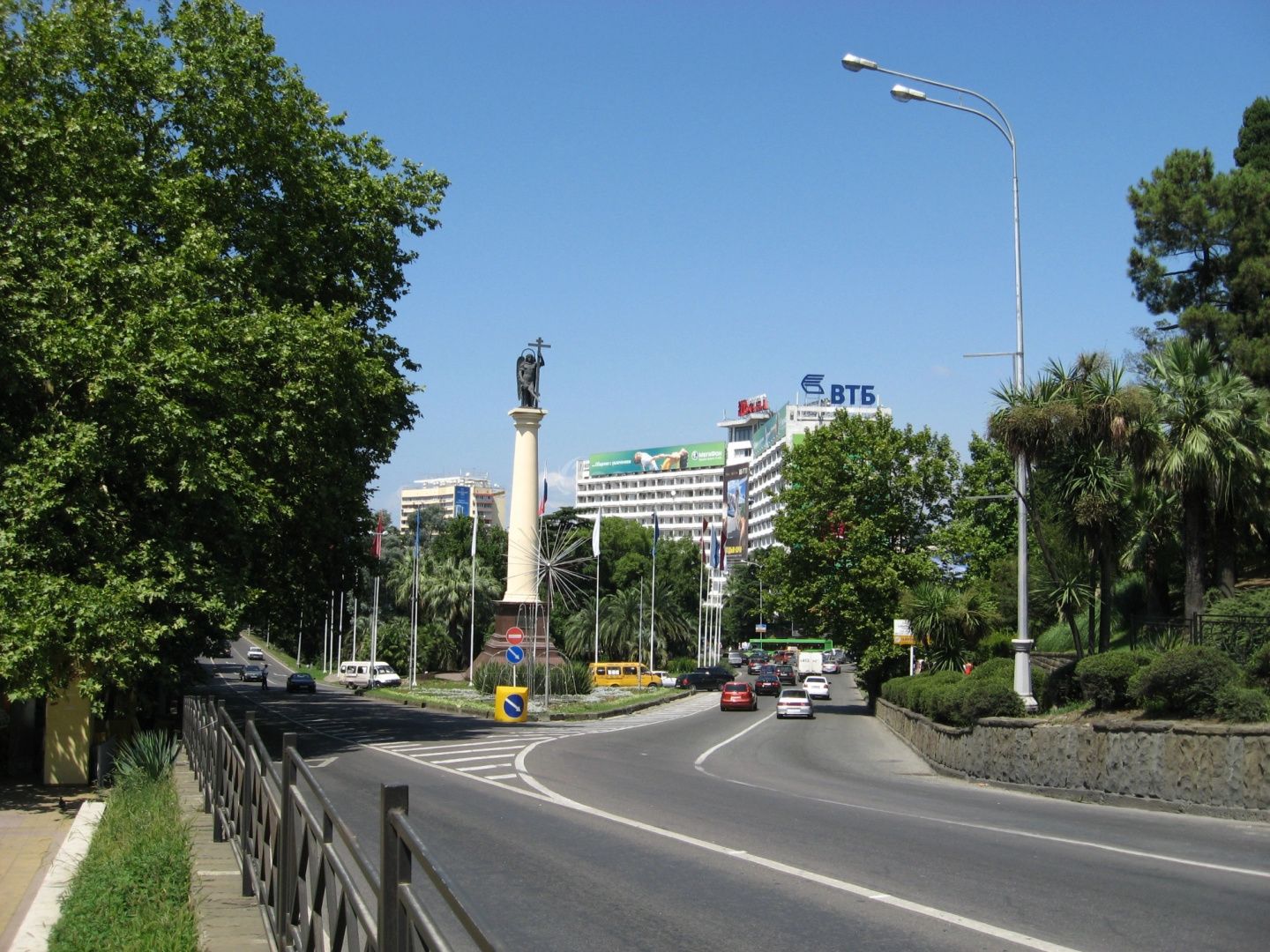 Частный дом с террасой Sun City в центре Сочи