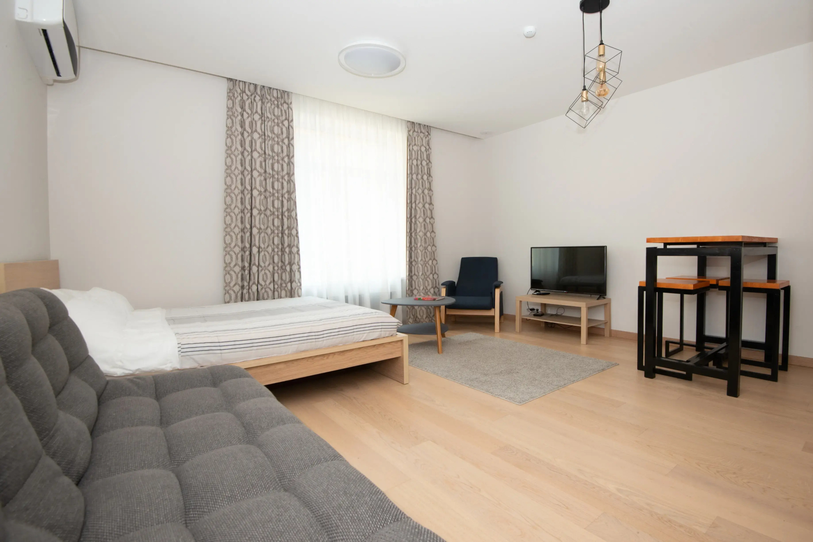 Aпартаменты #1 Superior studio for 2+2 by Lo Apartments