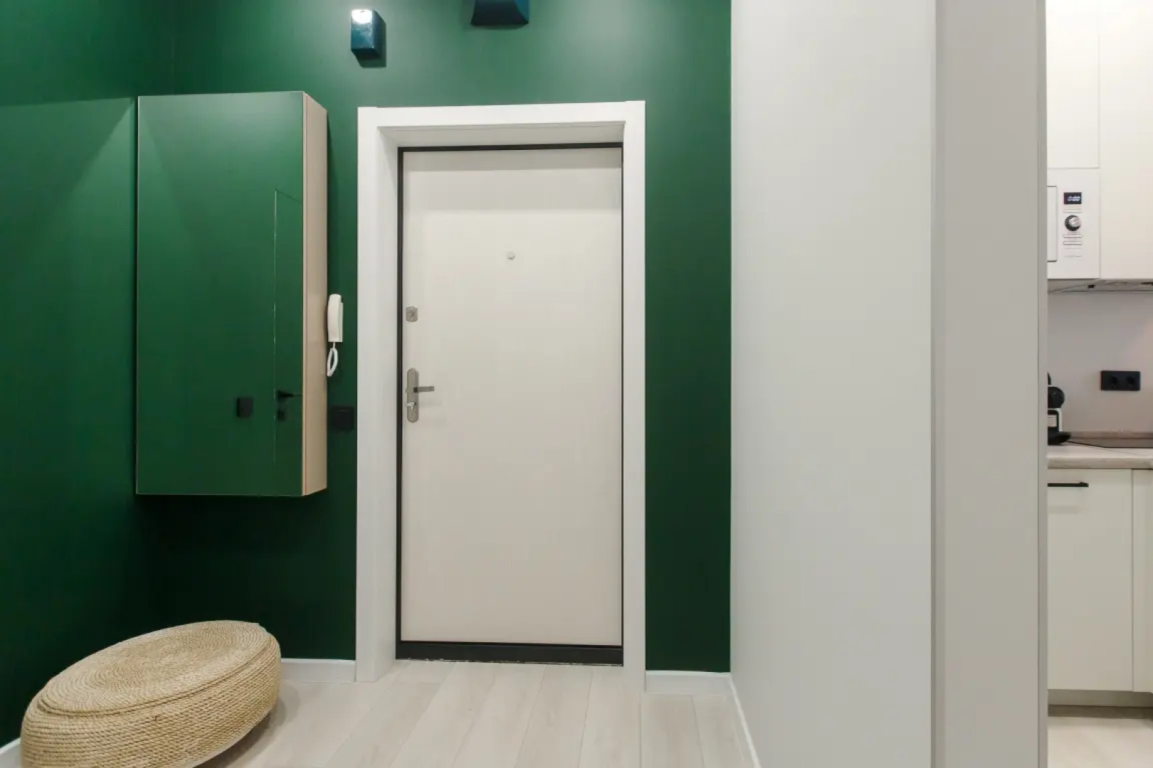 Апартаменты Улучшенные с Кроватью и Диваном в Историческом Центре 37м