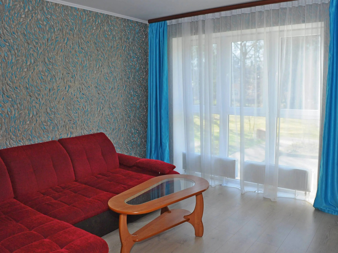 Двухкомнатная квартира на Тихомирова