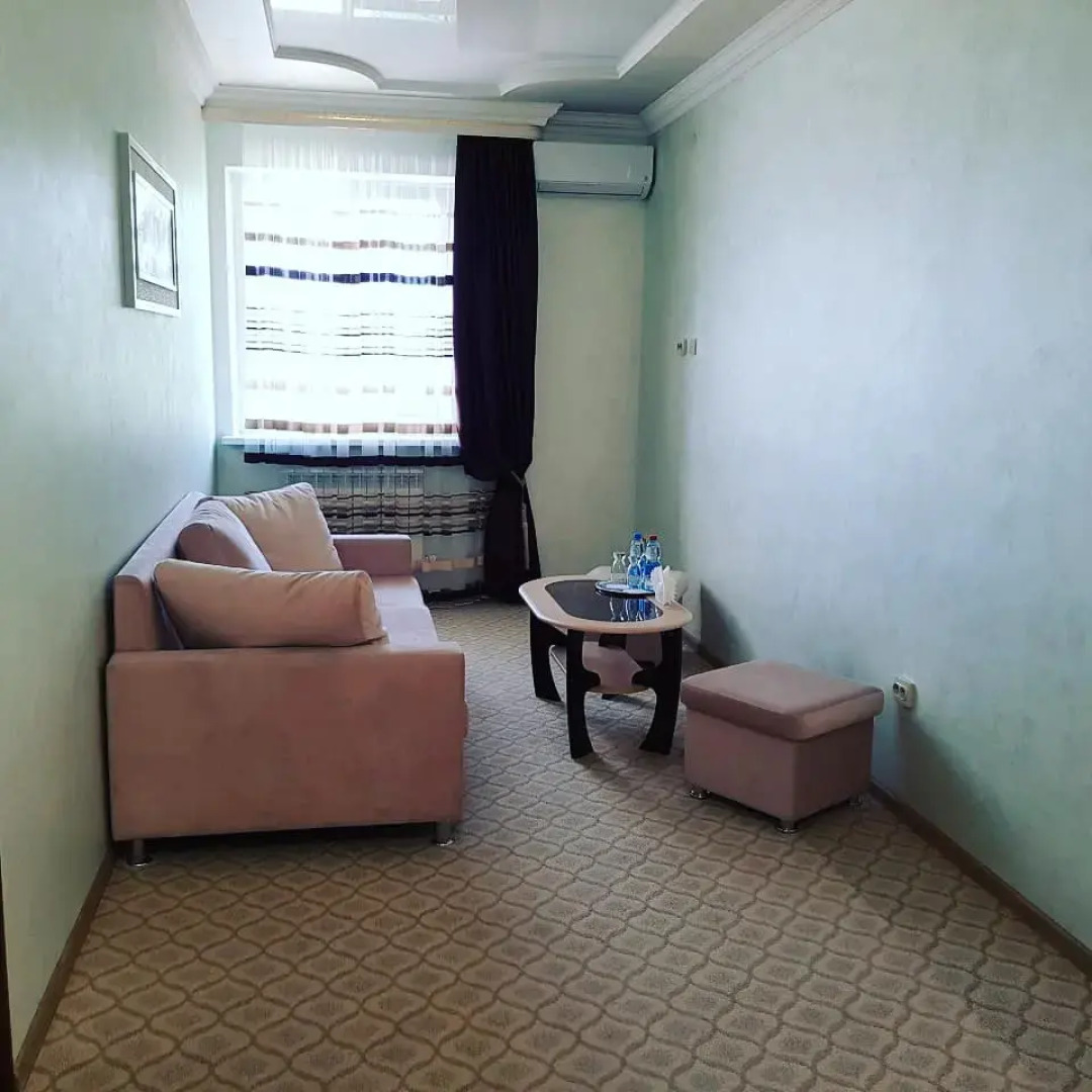 Отель Аристократ