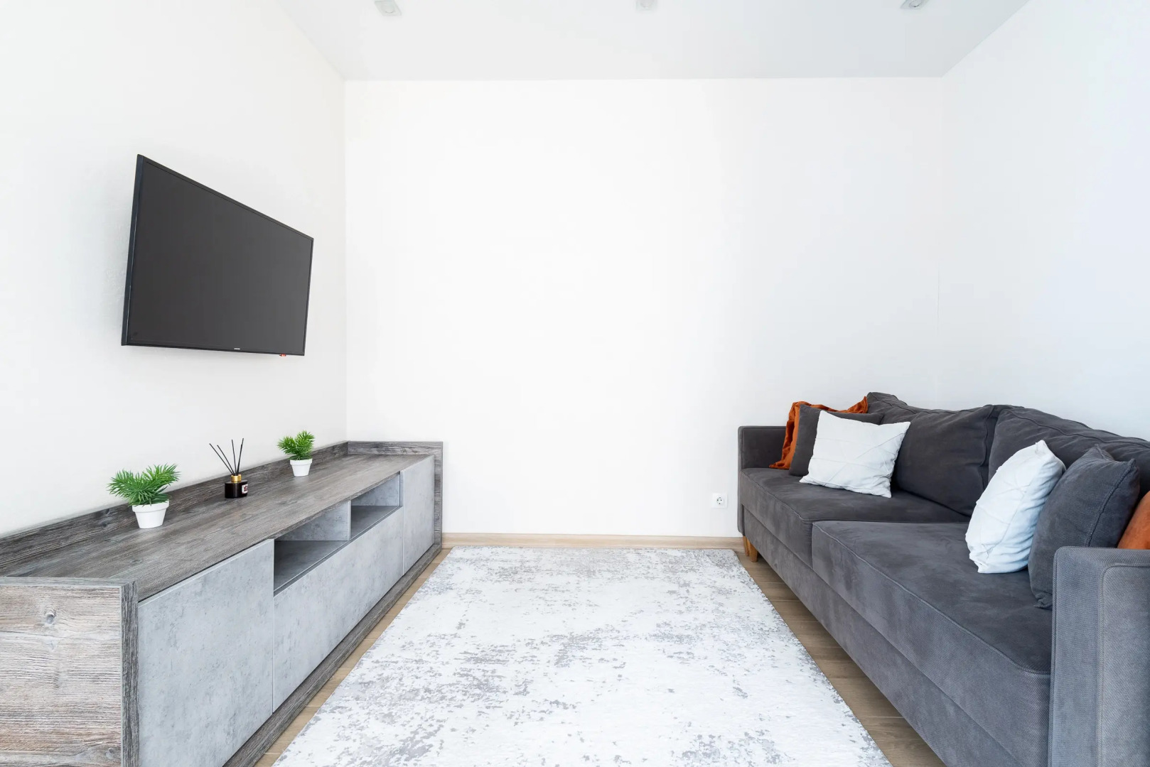 Квартира на сутки Центр Новый дом Кондиционер Wi-Fi Кухня объединена с жилой зоной Отдельная спальня