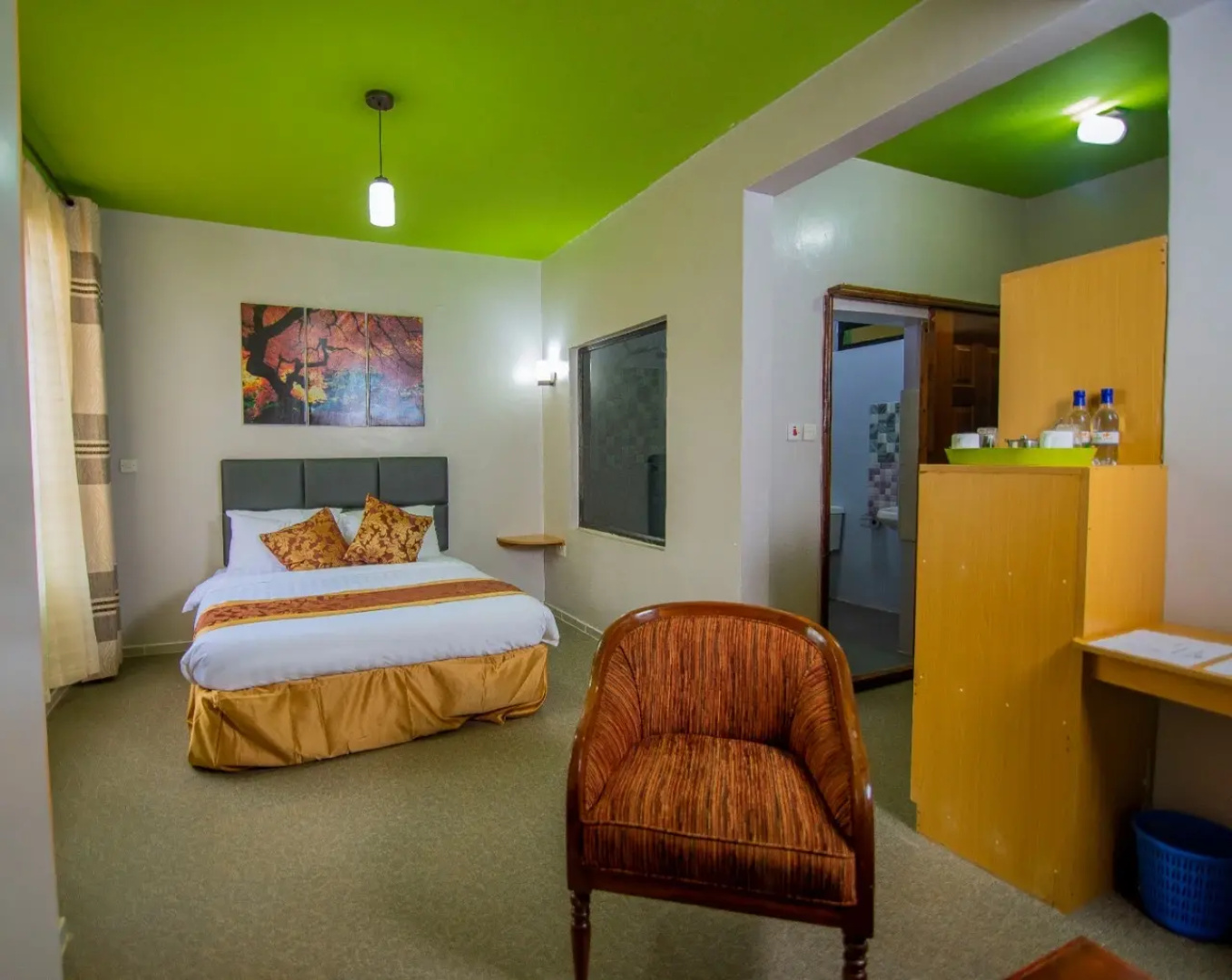 Отель Maple Inn