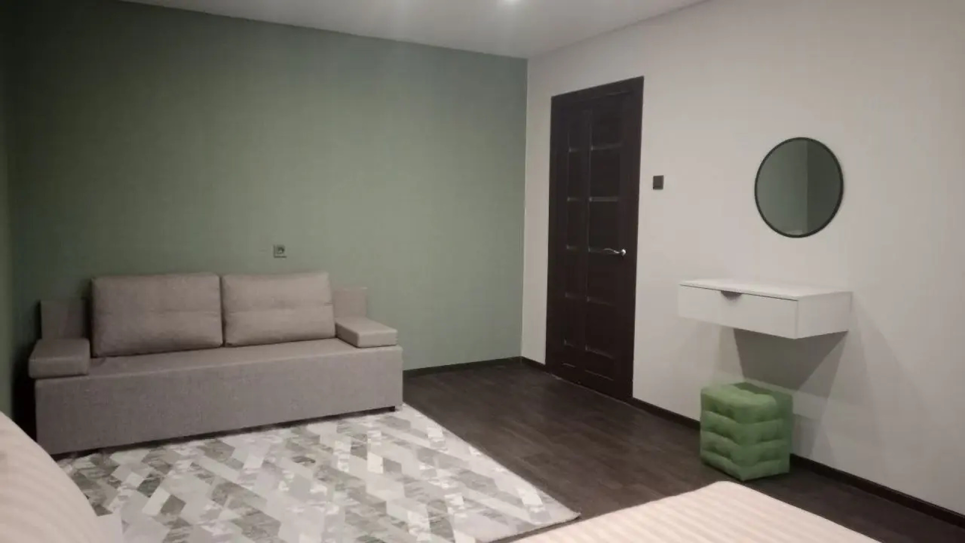 Квартира Двухкомнатная недалеко от центра