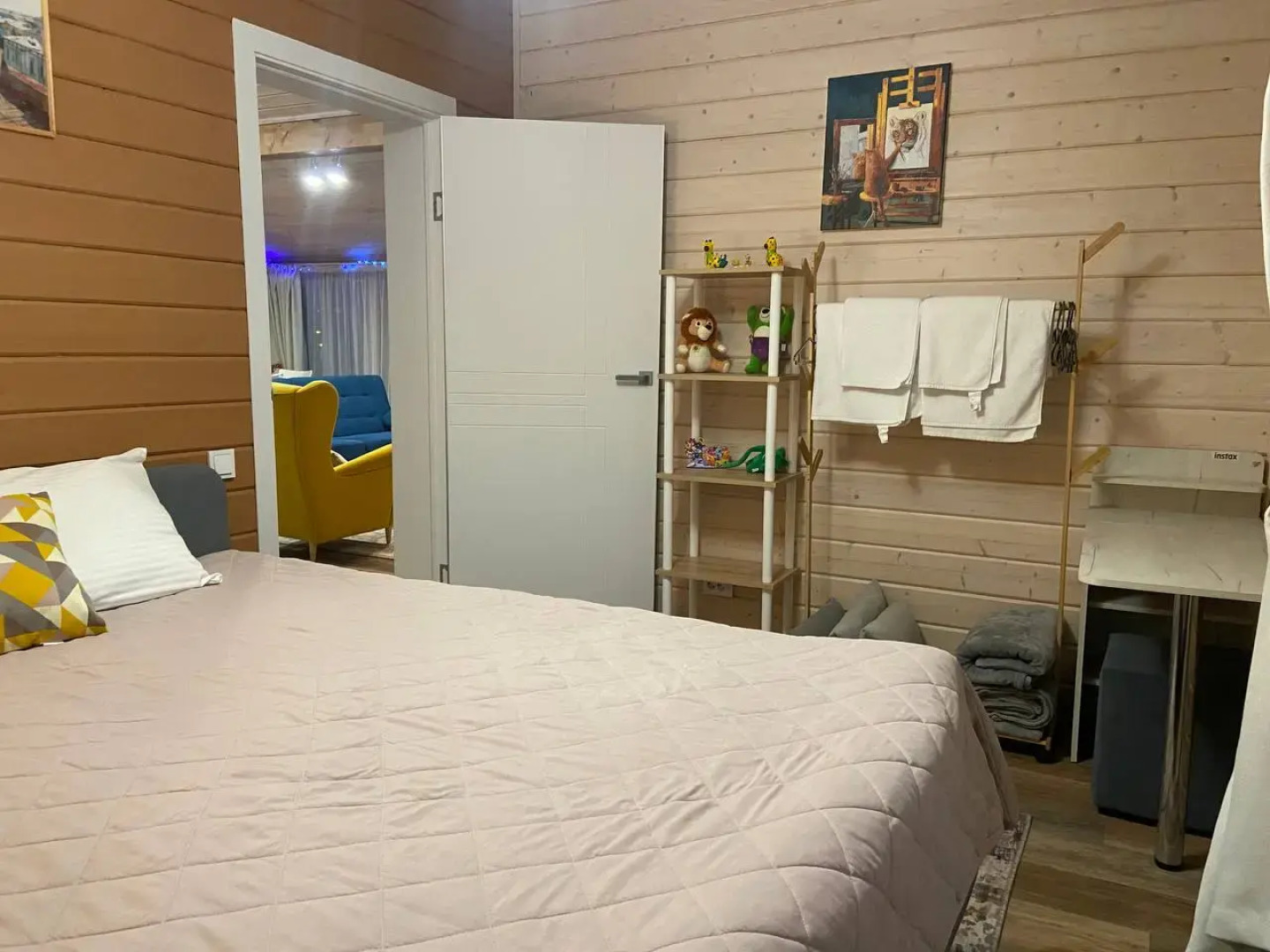 Частный дом комфортный со столом для пинг-понга и батутом