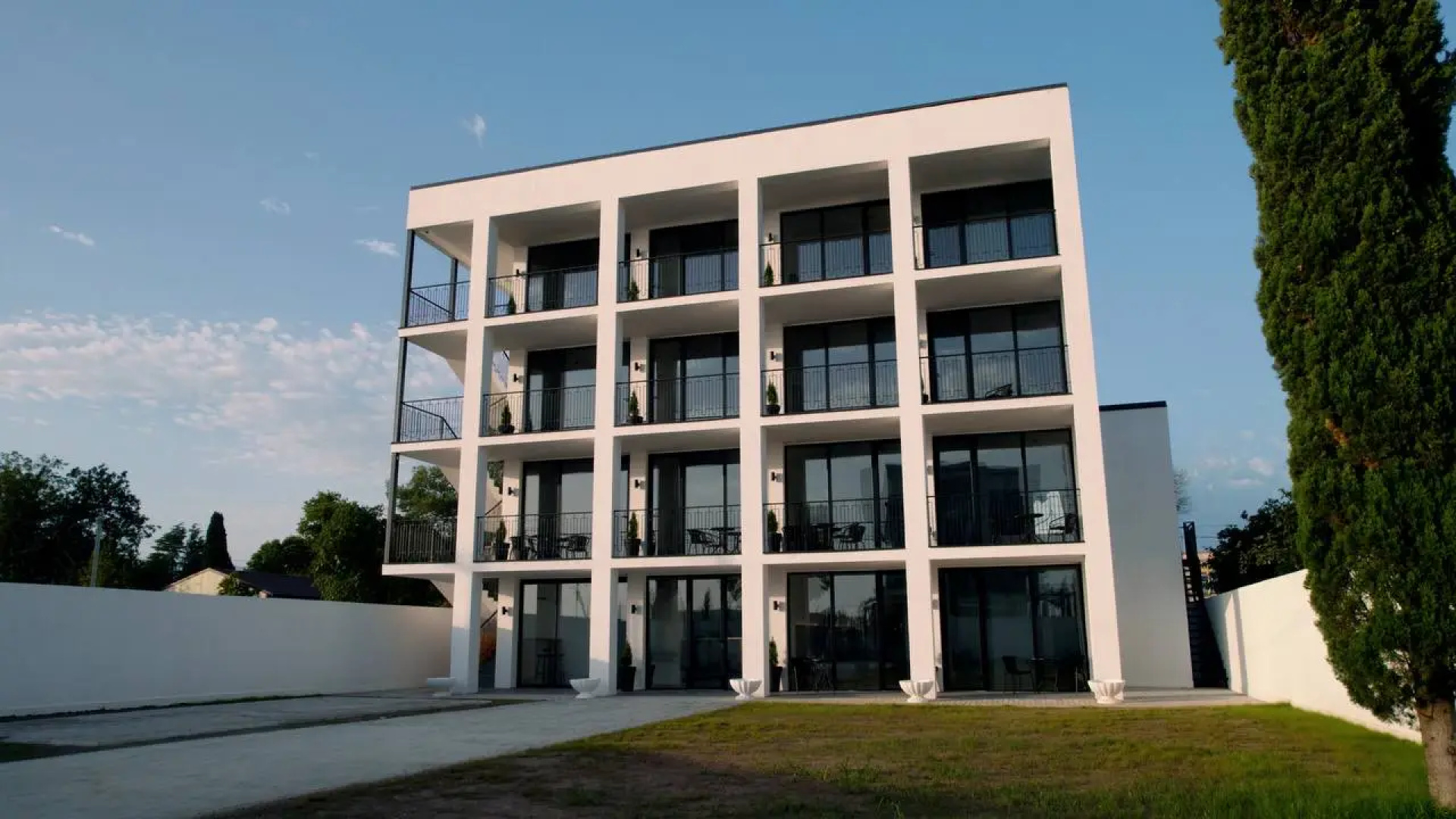 Отель FAMS HOTEL