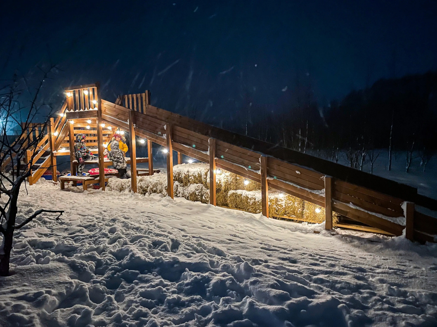 Глэмпинг А у реки