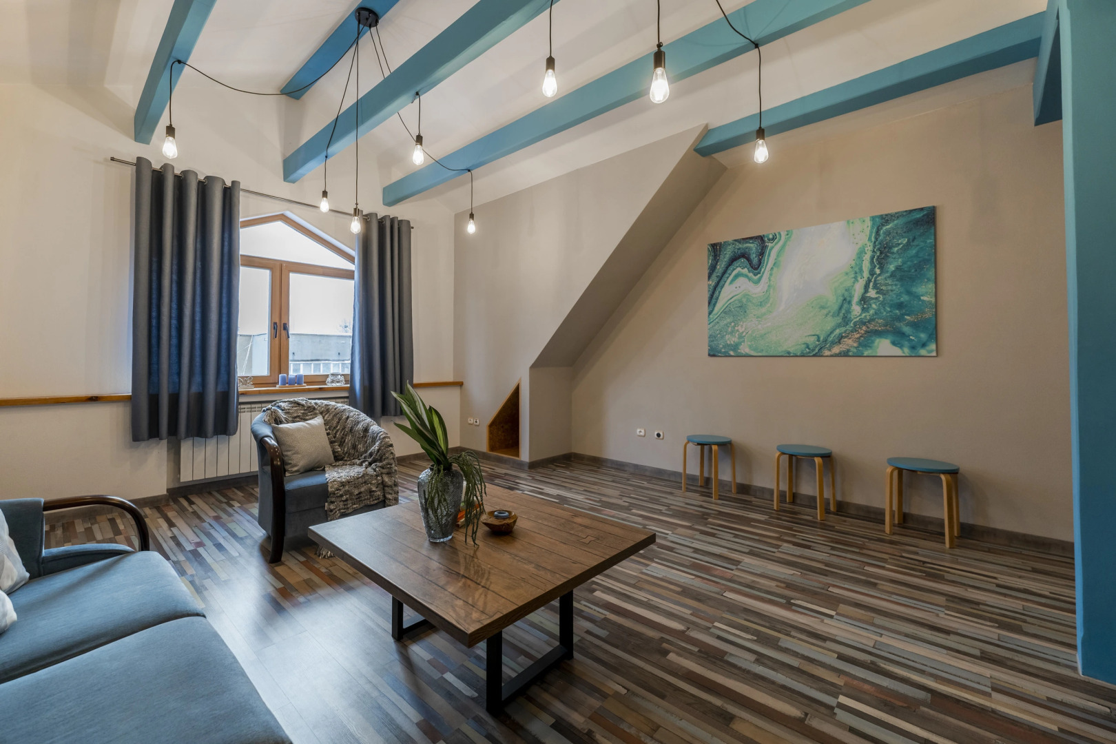 Апартаменты двухуровневые в тихом районе Амалиенау