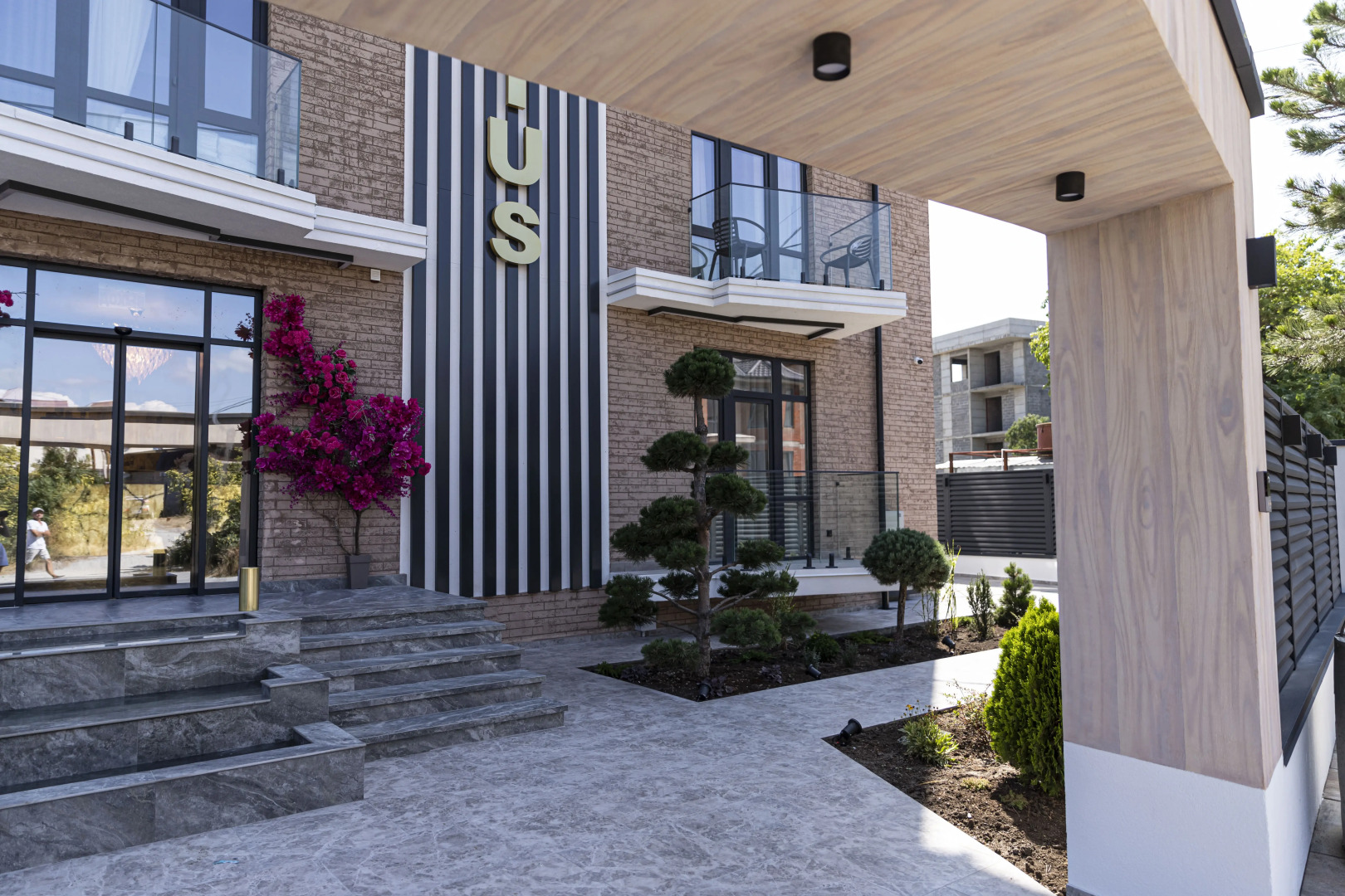 Отель Лотос