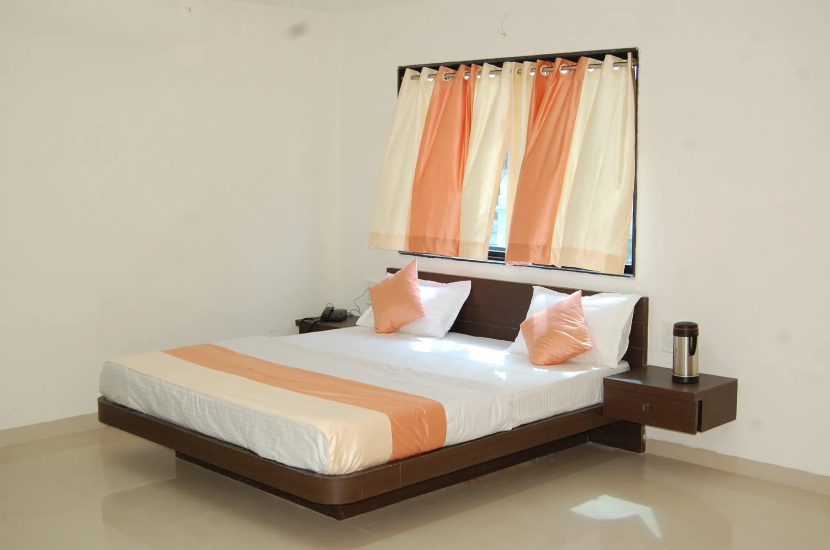 Отель Parth Executive