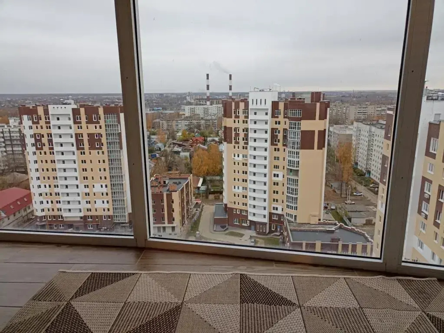 Апартаменты Лофт сети «Все в гости» на ул.10 Августа 85 на 17 этаже