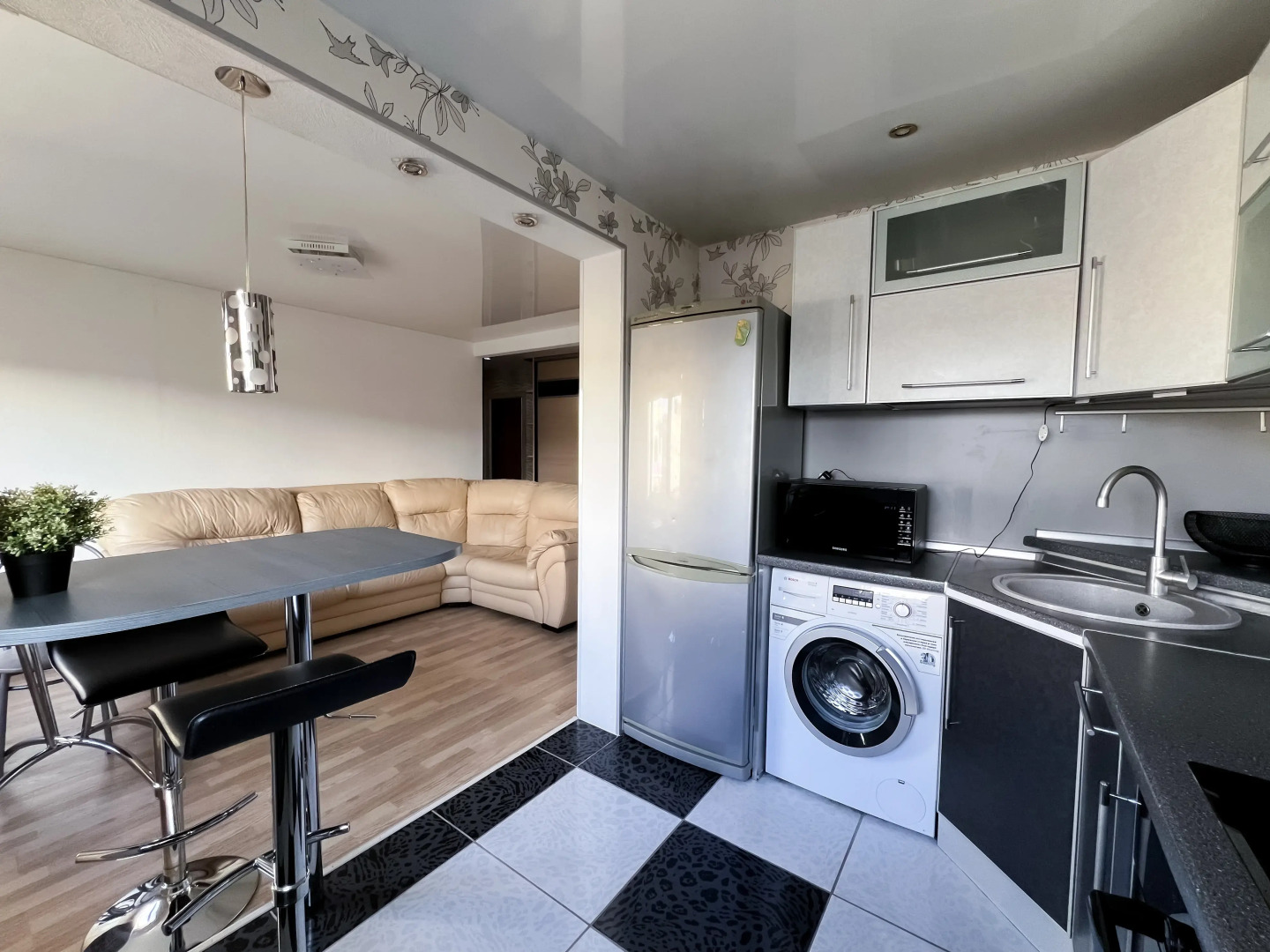 Квартира 3-комнатная на Баумана 12