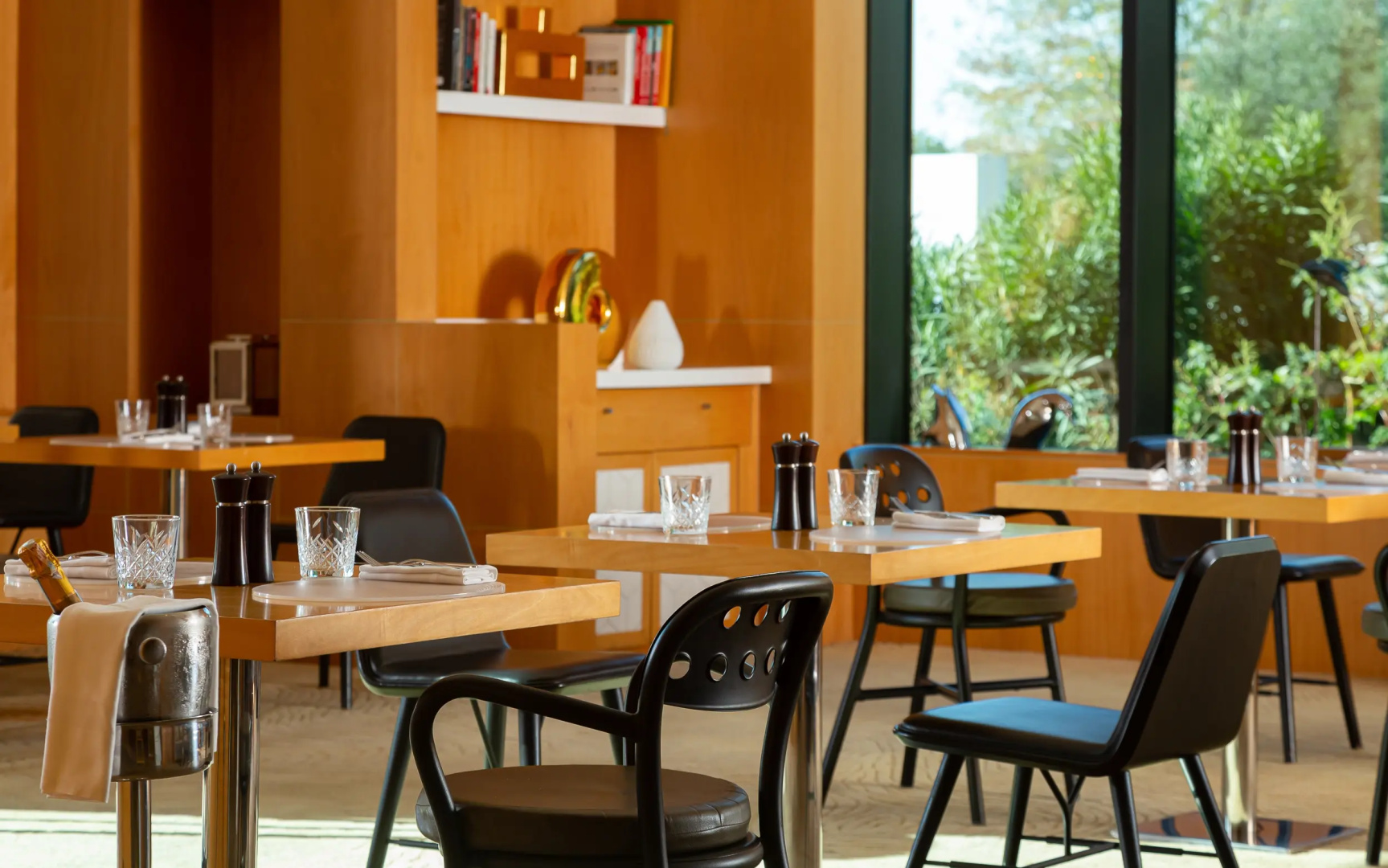 Отель Baku Marriott Hotel Boulevard