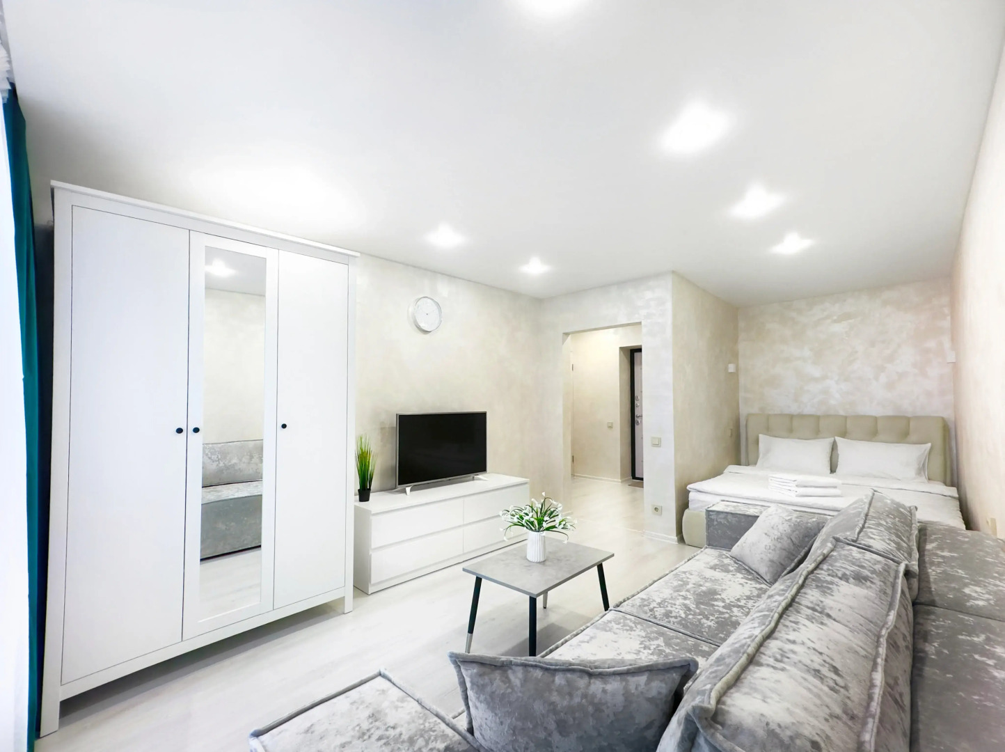 Апартаменты 1-комн с красивым видом на Немигу в центре Минска