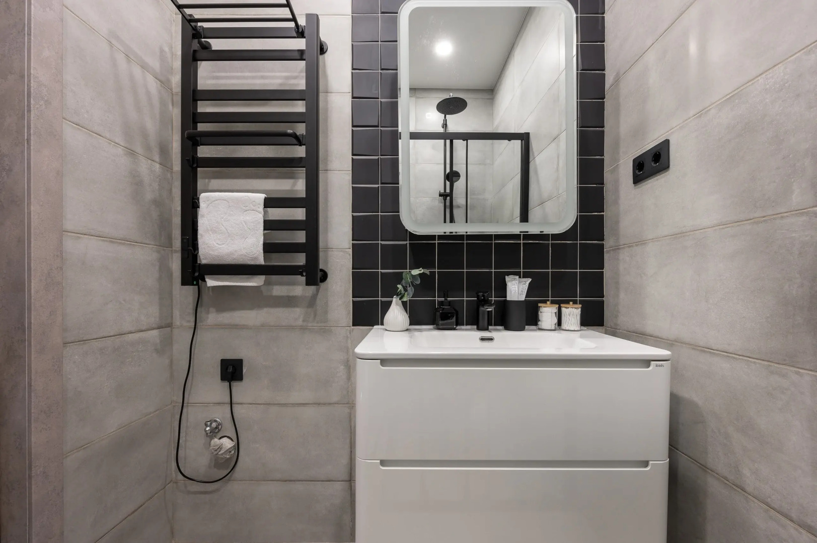 Просторная стильная квартира с видом на горы. Кватро 43