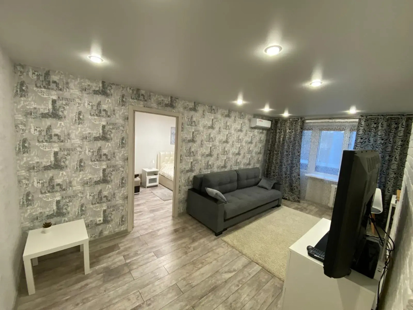 Апартаменты Ленина 3