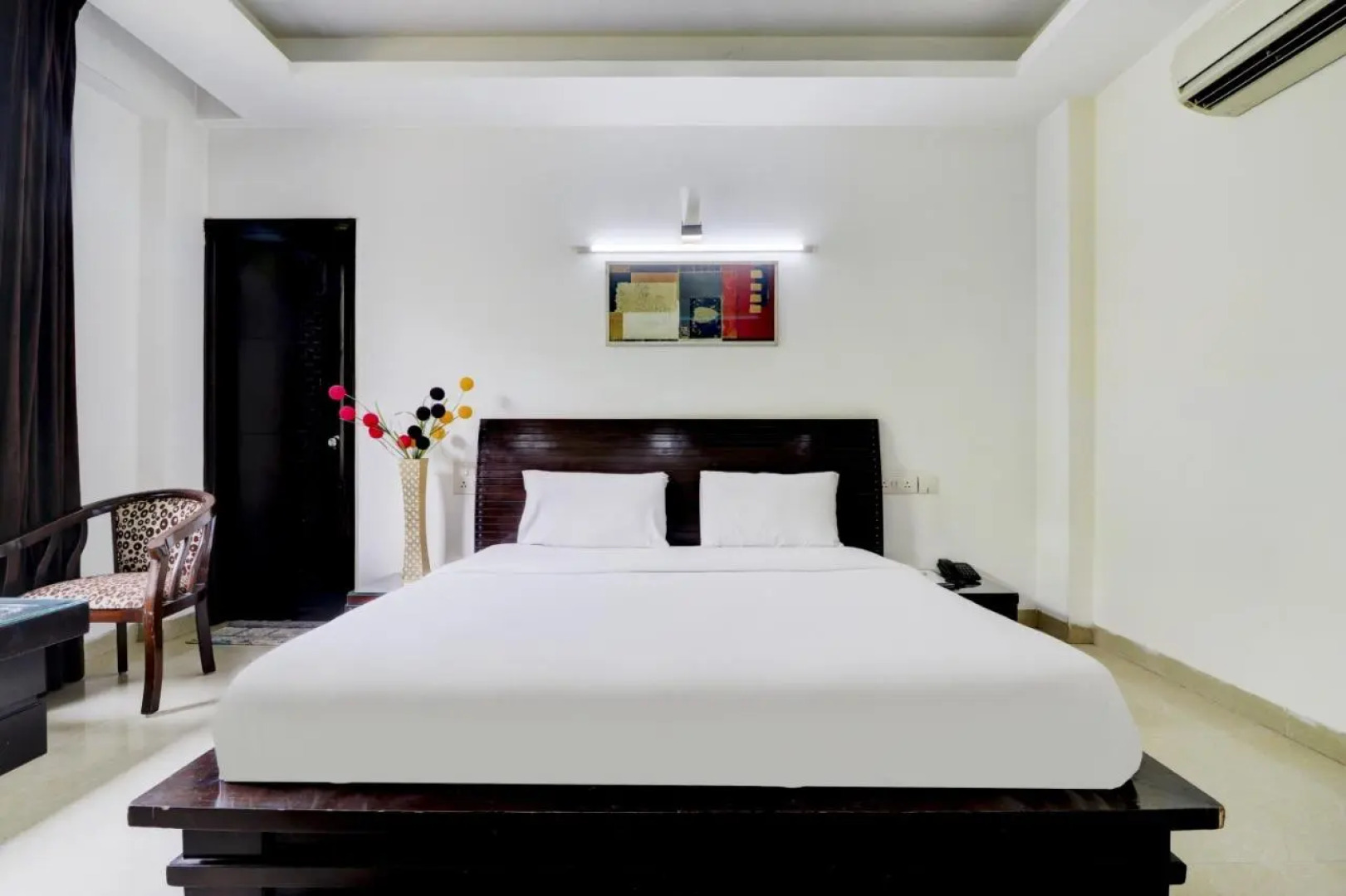 Отель Blue Moon Residency Hotel & Restaurant