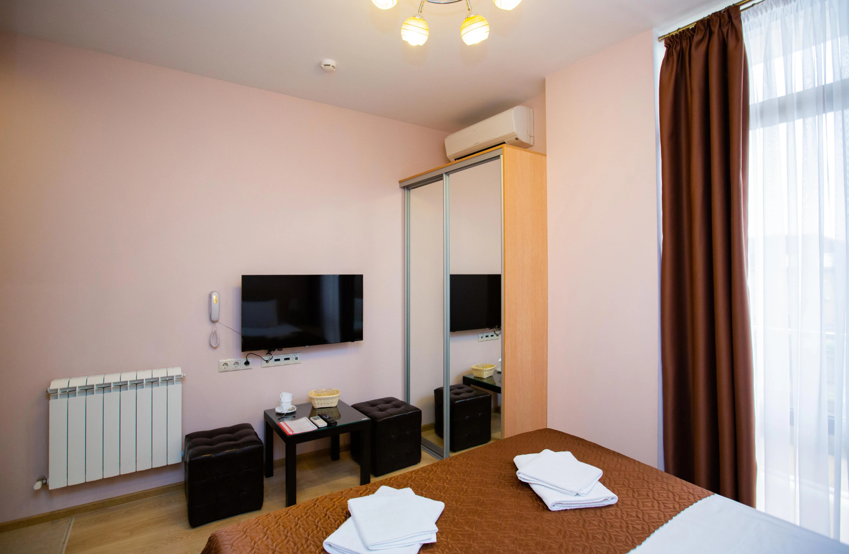 Отель София