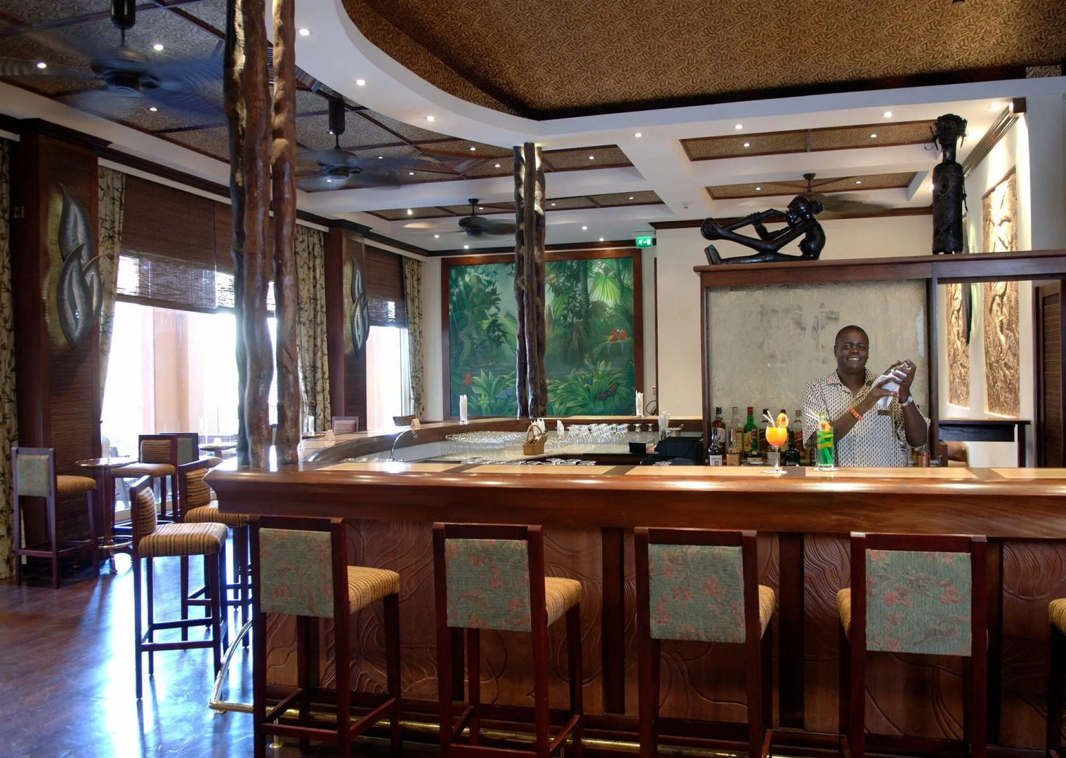 Отель Kampala Serena