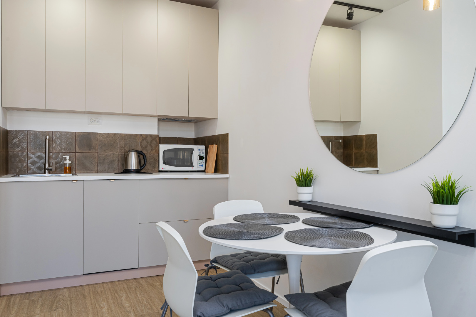 Квартира ЛЮКС Посуточно в ЖК Жигулина Роща