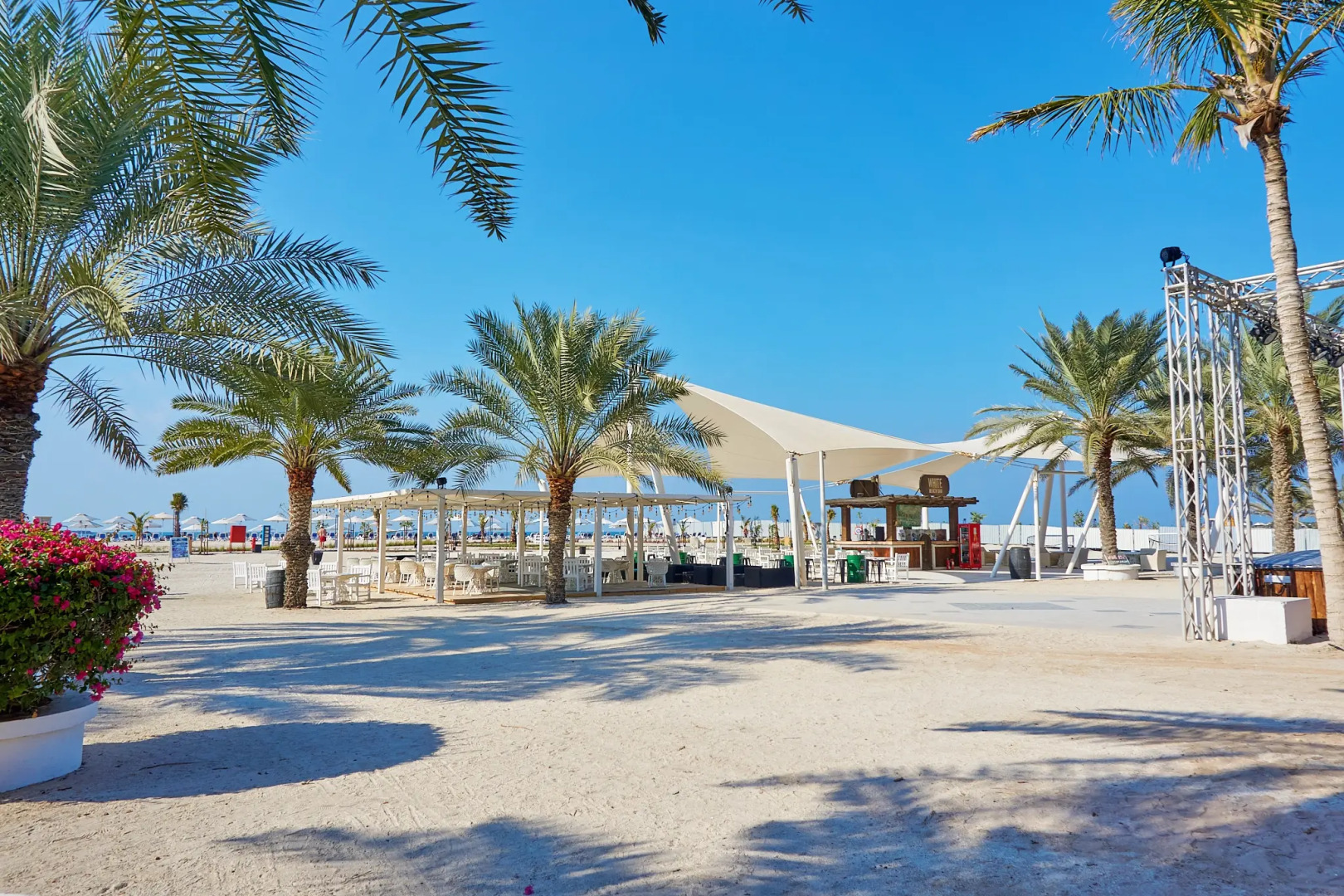 Апарт-отель Al Hamra Palace At Golf&Sea