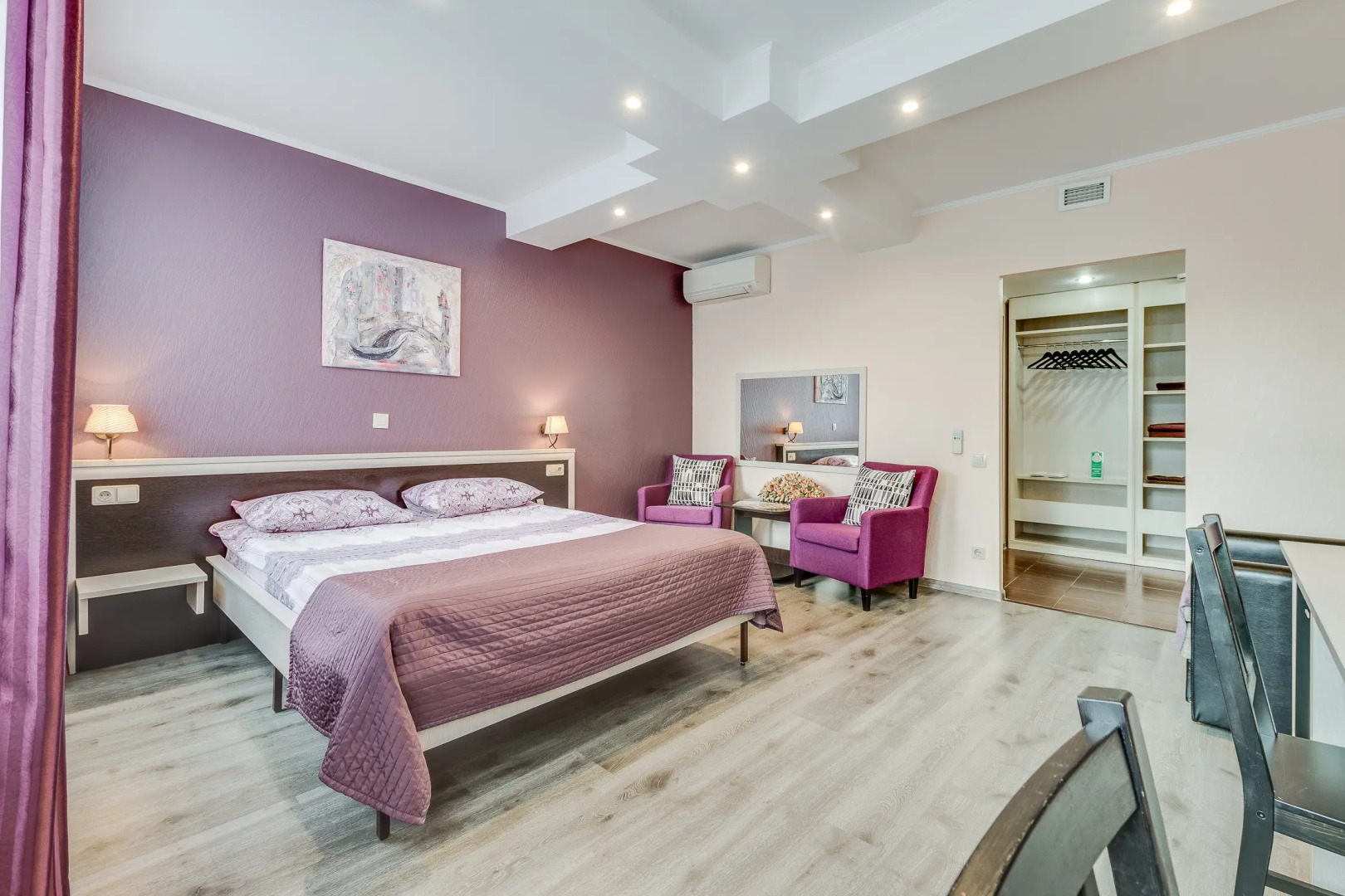 Отель Велес