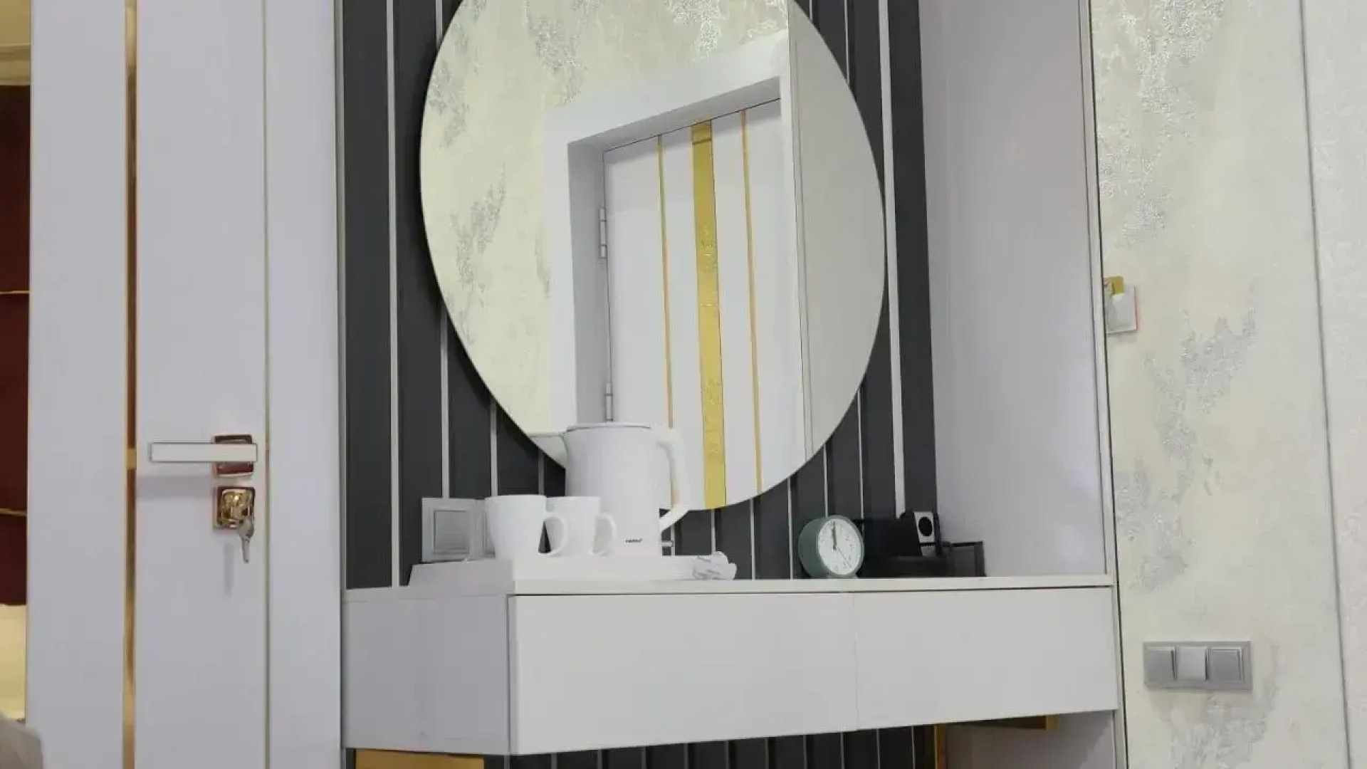 Отель Shedevr Plaza