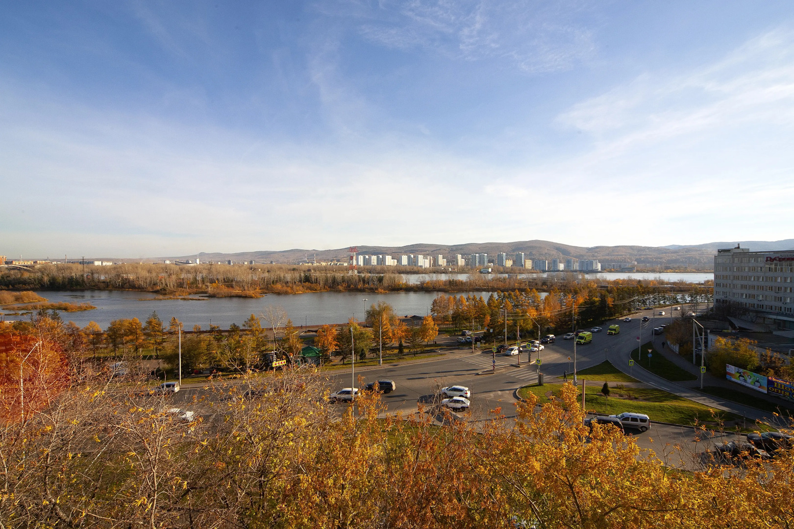 Апартаменты 2-х комн. с джакузи набережная Енисея