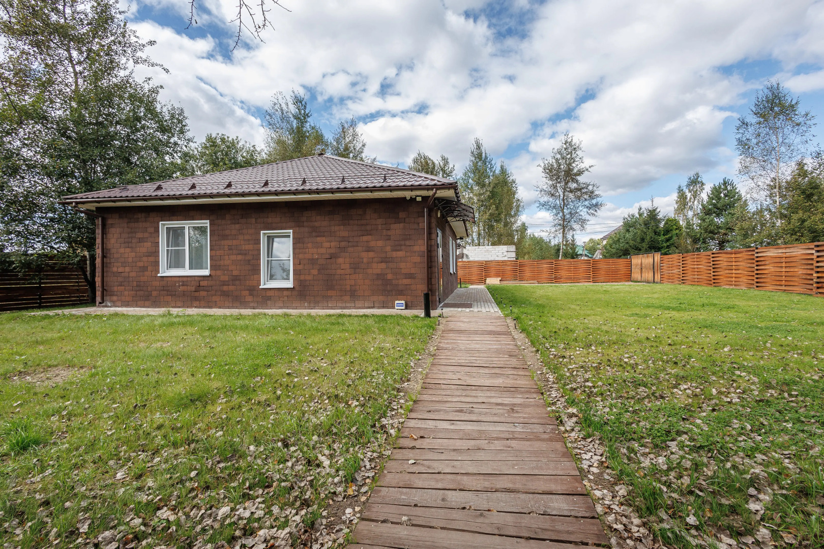 Частный дом Дом с 2-мя спальнями у дубового леса