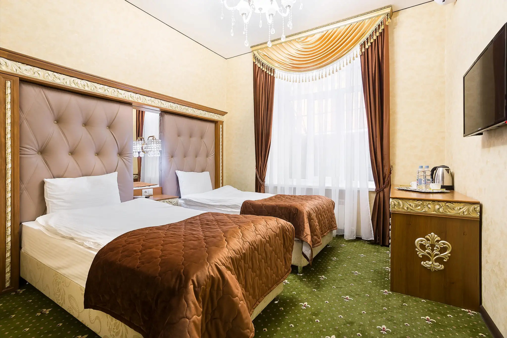 Отель Империя