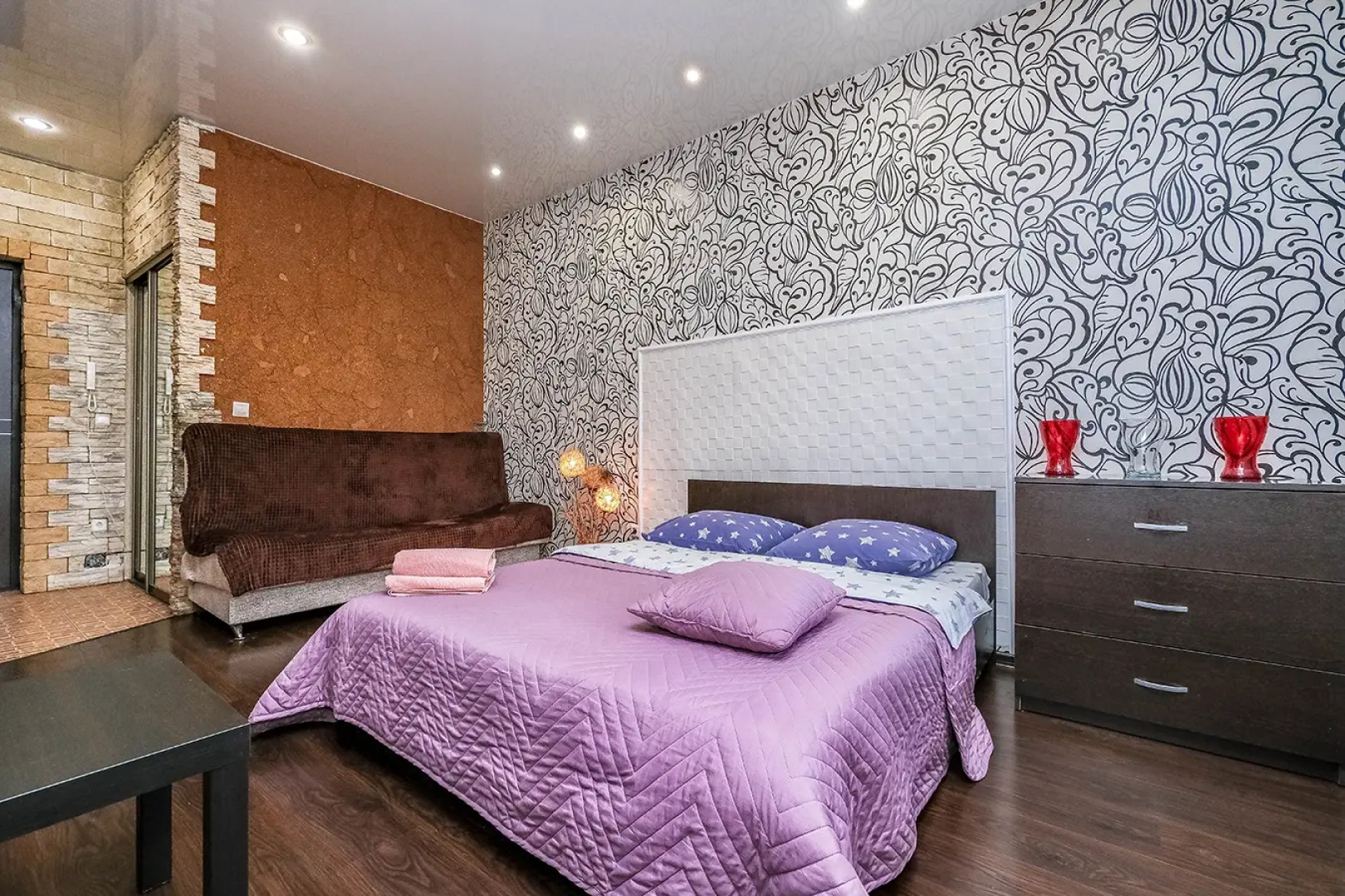 Квартира рядом с Мнтк им. Федорова и Ск Заря