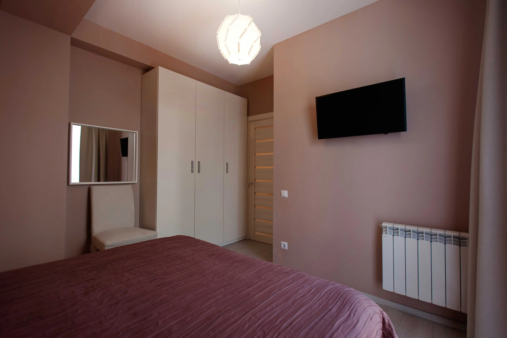 Апартаменты с отдельной спальней и балконом