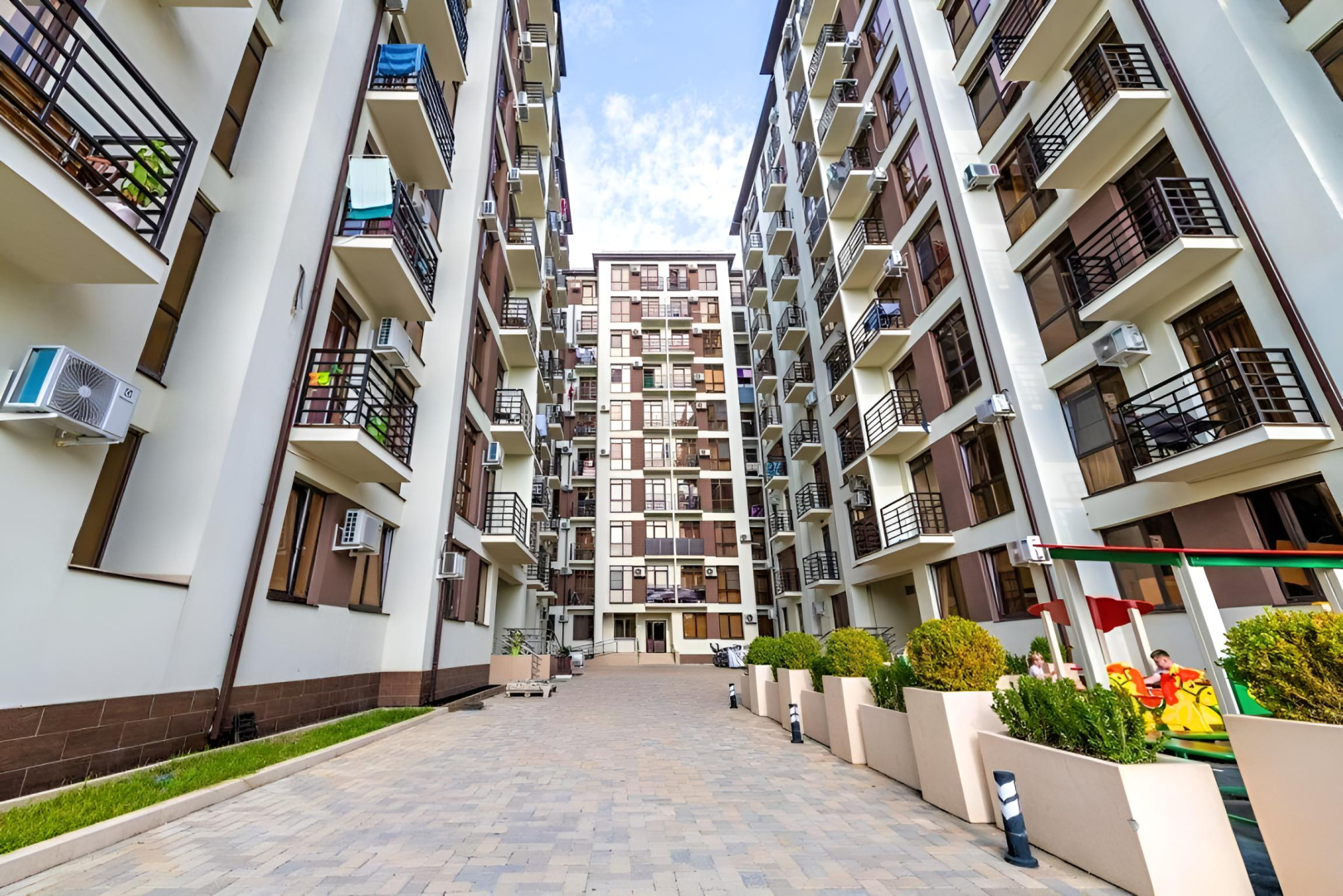 Апартаменты 2х Комнатные с Красивыми Видами на Море и Горы в Сириусе