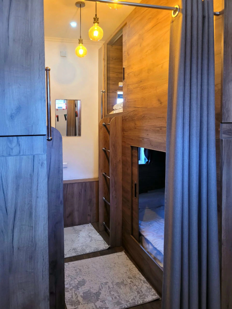 Отель Elite Capsule Hotel